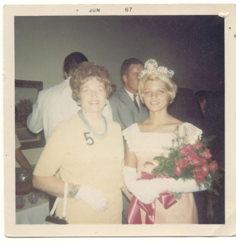 A woman and her mother at an event.